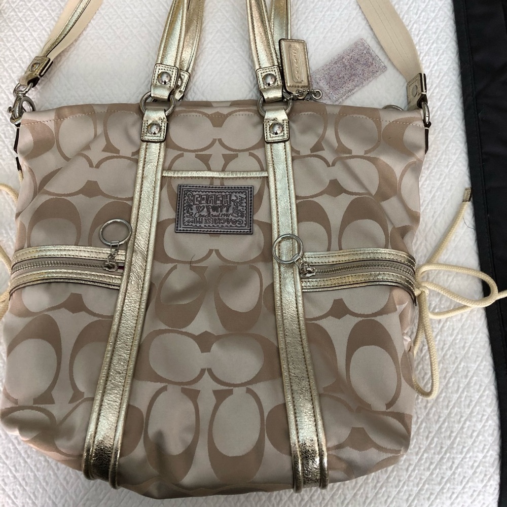 Coach purse, excellent condition.